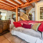 Дом отдыха Awesome In Molieres-sur-Ceze